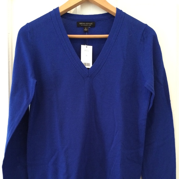 Banana Republic Blue sweater - Picture 1 of 4